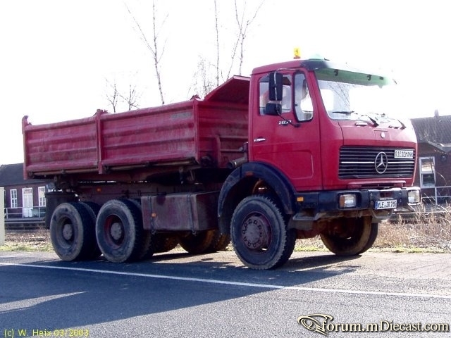 MB-NG-2632-Baukipper-rot.jpg