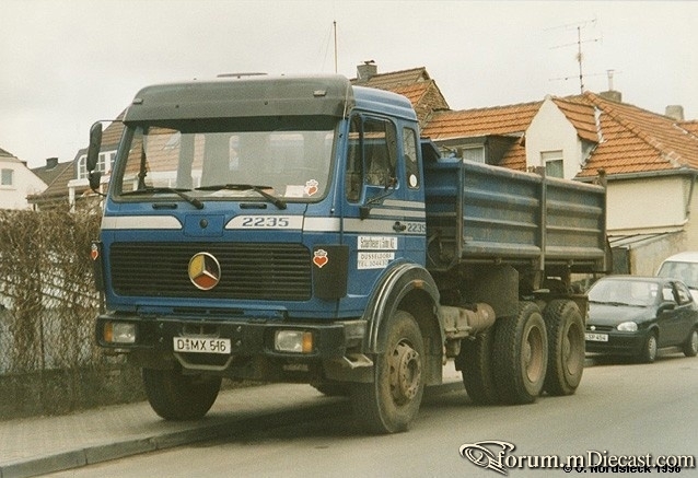 2235-Pritschenkipper-blau.jpg