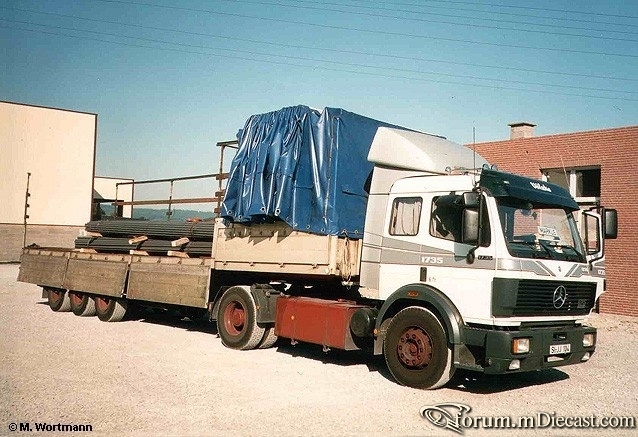 1735SK-Pritschensattelzug-grauweiss.jpg
