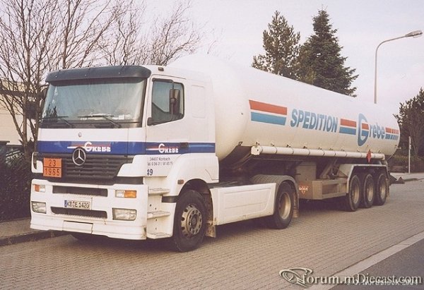 Axor-Gas-Tanksattelzug-Sped-Grebe-weiss.jpg