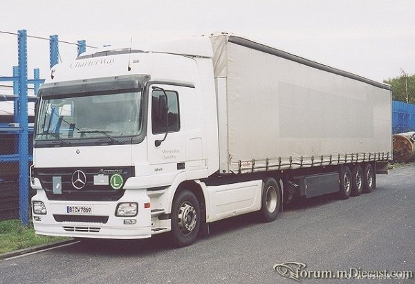 Actros-1841L-Mod03-Gardinenplanensz-weiss.jpg