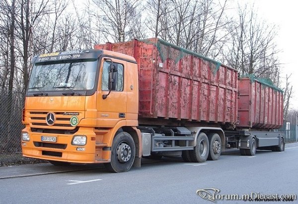 Actros-II-M-Schuttcontlastzug-or-Cont-rot.jpg