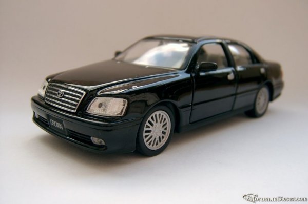 Toyota Crown Royal Salon - High Speed