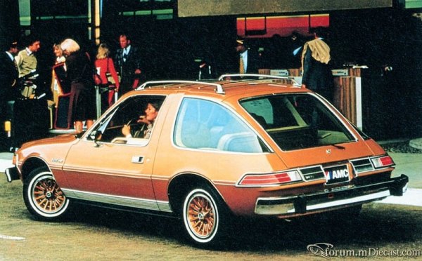 1976_AMC_Pacer_DL_Sport_Coupe.jpg