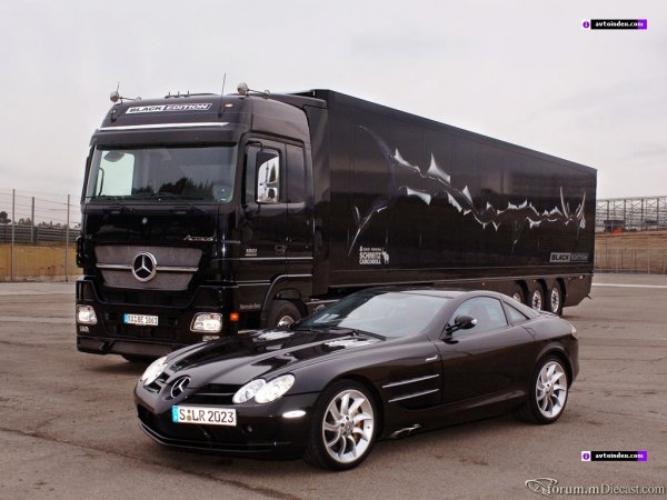 actros_1861_black_edition_1.jpg