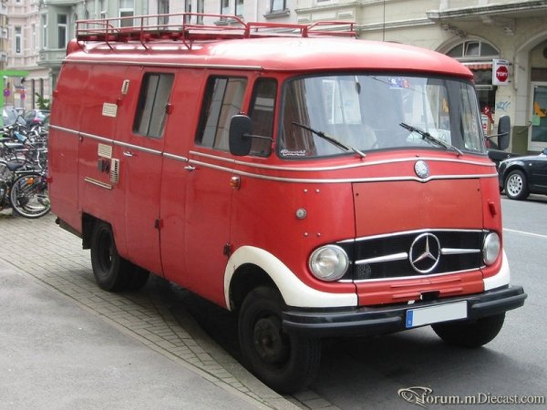 800px-Mercedes_l319_sst.jpg