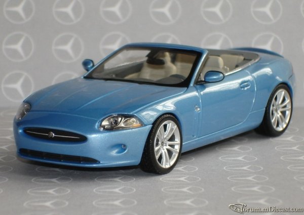 Jaguar XK8 Serie 2 Cabrio Minichamps