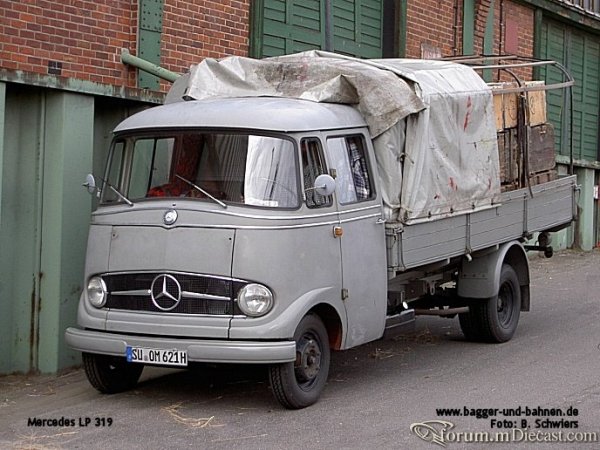 Hamburg-MB-LP319-BEARB.jpg