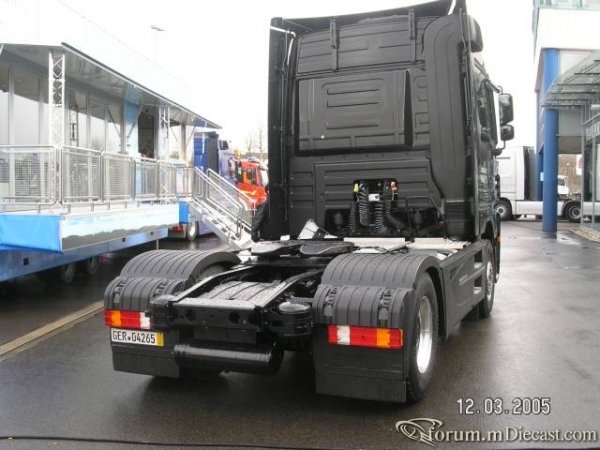 MB-Actros-1861-MP2-Black-Edition-Scholz-130305-01.jpg