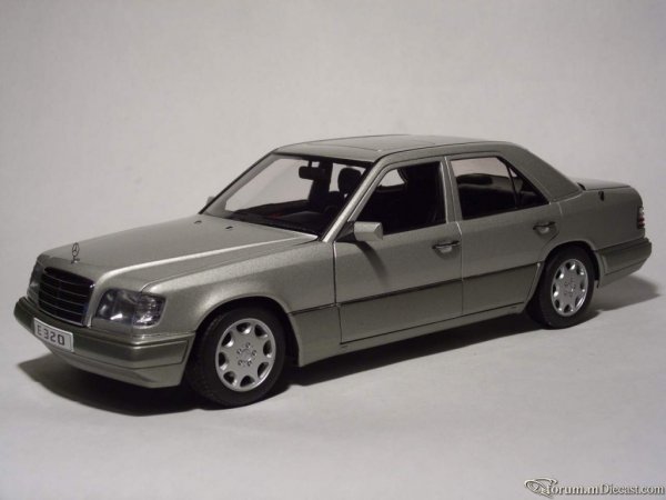 MERCEDES-BENZ E320 LIMOUSINE 1995 АА