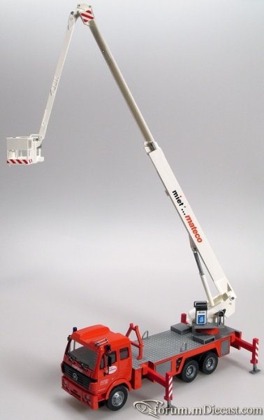 Mercedes-Benz SK-Serie Bronto Skylift F32 HTD 2000 Cursor