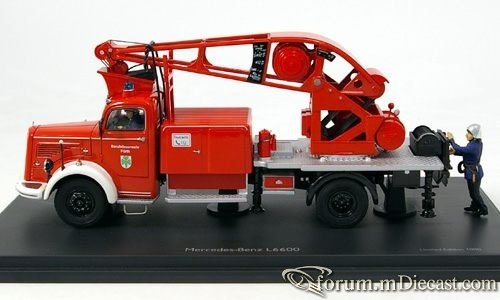 Mercedes-Benz L6600 Kranwagen Beruffeuerwehr Fürth Schu