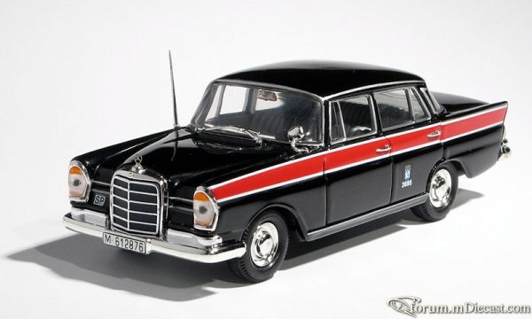Mercedes-Benz W111 220 SE Taxi Madrid Vitesse