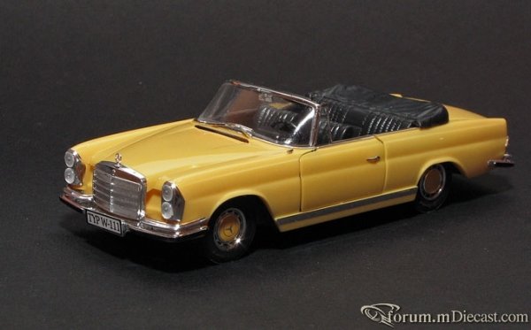 Mercedes-Benz W111 Cabrio 280 SE 1969-71 Faller