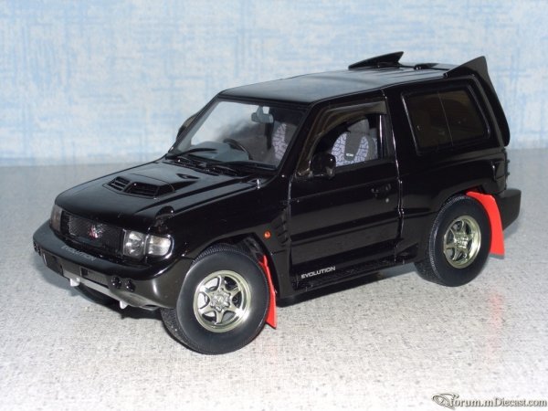 MITSUBISHI PAJERO Evo AA