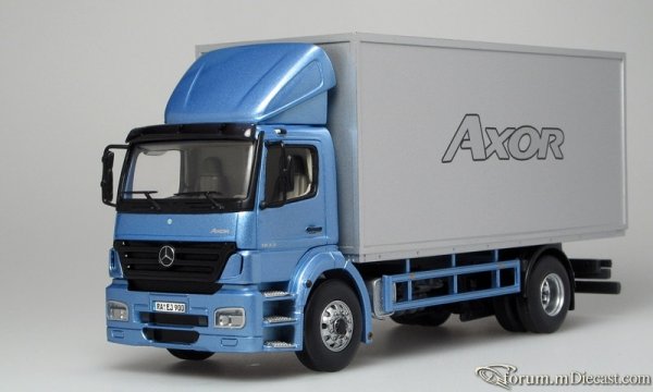 Mercedes-Benz Axor 2004 Koffer 1833 Minichamps