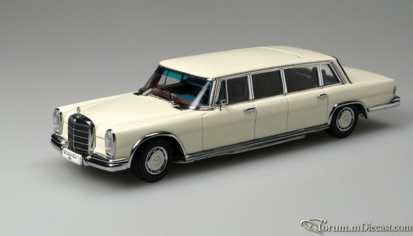Mercedes-Benz W100 600 Pullman-Limousine Autoart