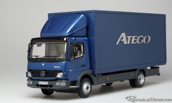 Mercedes-Benz Atego 2004 815 Koffer Minichamps