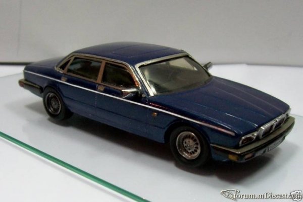 Daimler Double Six Serie 4 Mog Models