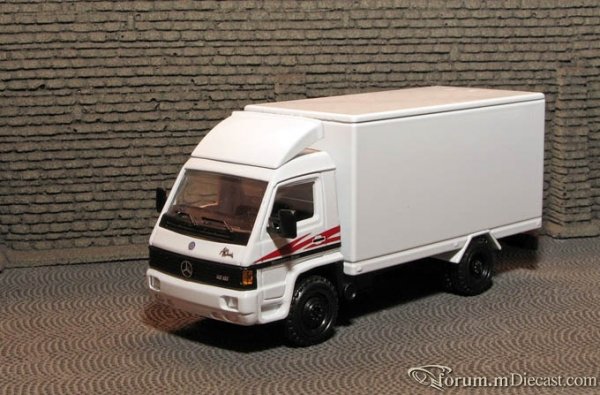 Mercedes-Benz 800 LKW Koffer NZG