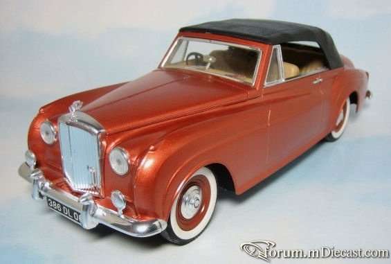 Bentley Continental S2 Cabriolet 1961 Solido