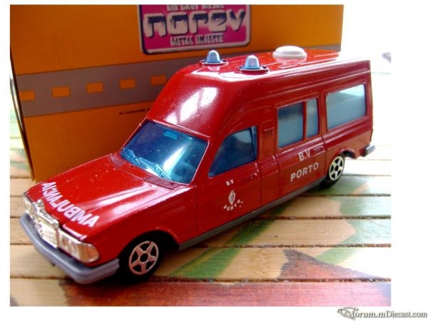 Mercedes-Benz W123 Ambulance Norev