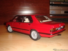 AutoArt 1:18 BMW M5 E28