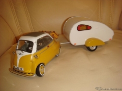 Revell 1:18 BMW Isetta & Camper