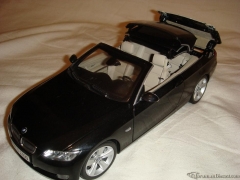 Kyosho 1:18 BMW 3-series (dealer edition)