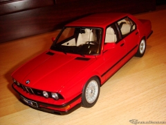 AutoArt 1:18 BMW M5 E28