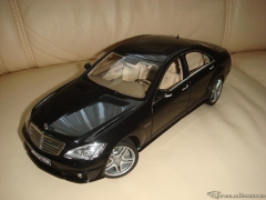 AutoArt 1:18 Mercedes S63 AMG