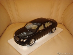 Minichamps 1:18 Bentley GT Continental Flying Spur