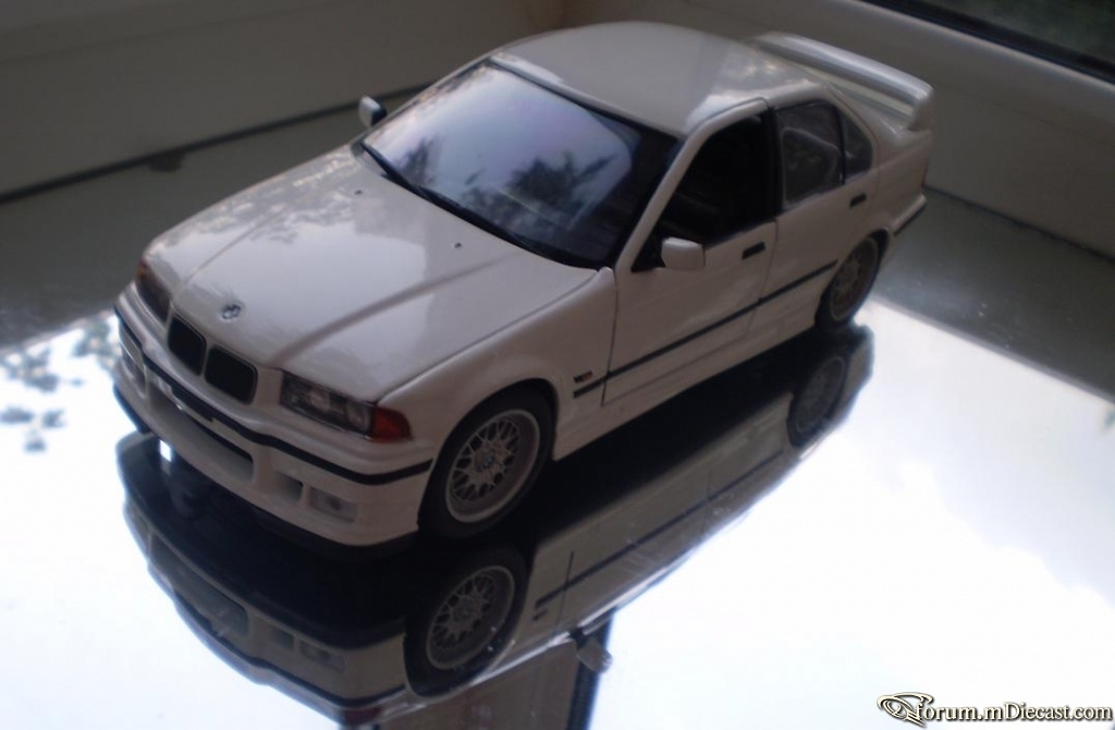UT - 318is E36