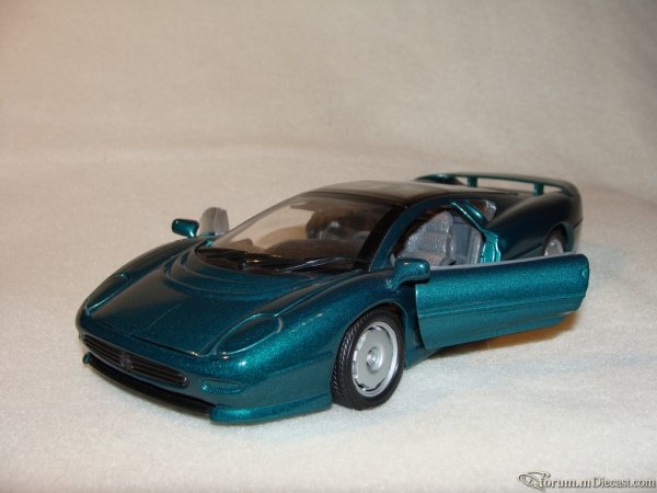 JAGUAR XJ220
