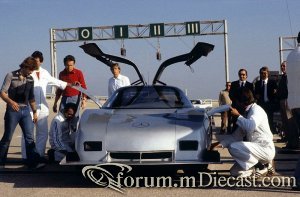 NEO-Mercedes-C111-IV-Rekordwagen-1979-5.jpg