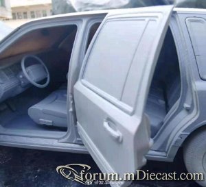 Lincoln Town Car 2.jpg