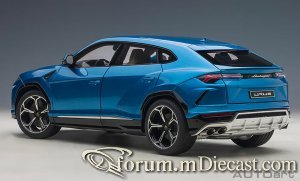 79162-lamborghini-urus-autoart-1.jpg