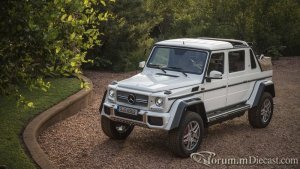 Schuco-Mercedes-G650-Maybach-Landaulet-Open-2017-4.jpg