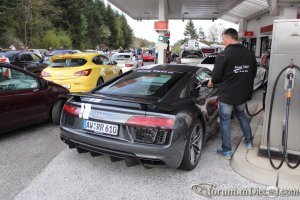 audi-r8-v10-plus-2015-c796607052017124935_4.thumb.jpg.b9a7cc8b01a285ca99978942519af695.jpg