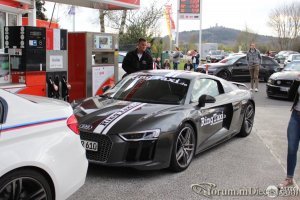 audi-r8-v10-plus-2015-c796607052017124935_5.thumb.jpg.9af568474a89502174181a3066d35503.jpg