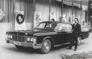 Lincoln Continental 1.jpg
