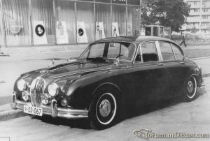 Jaguar MkII 1.jpg