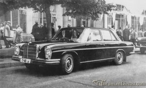 Mercedes-Benz 280SE 3.jpg