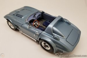18-scale-1964-chevrolet-corvette_1_fb48b6417e52e8342656d5b0c7f21d75.jpg
