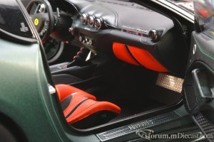 2086218265_F12_TdF_green(39).thumb.jpg.008370375cc39e56731bd9d8e15843e5.jpg