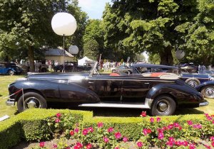 AutoCult-Masterpiece-Mercedes-Typ770-Sodomka-Gottwald-1952-5.jpg