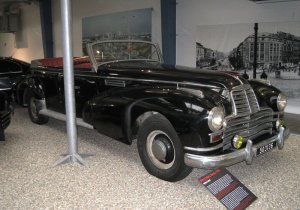 AutoCult-Masterpiece-Mercedes-Typ770-Sodomka-Gottwald-1952-7.jpg
