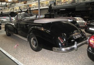 AutoCult-Masterpiece-Mercedes-Typ770-Sodomka-Gottwald-1952-8.jpg