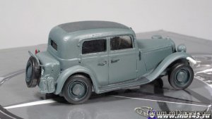 OldGarage-Mercedes-Typ200-w21-Limousine-1942-2.jpg