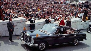 MATRIX-Mercedes-300SEL-w109-Landaulet-Pope-Paul-VI-1967_3.jpg